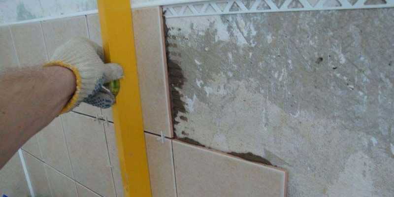 Ровняем стены под плитку в ванной комнате